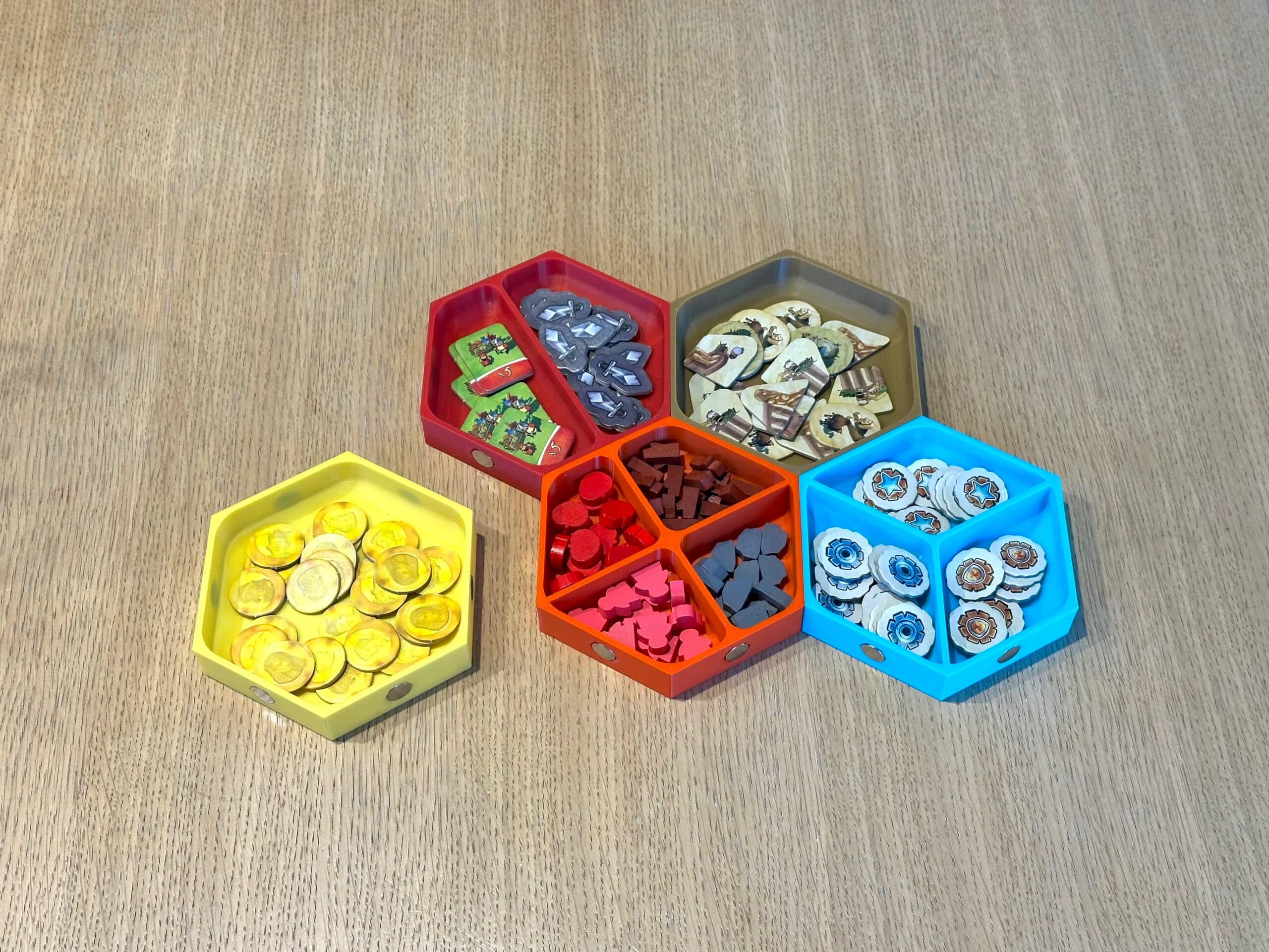 Tacki/pojemniki do gier planszowych