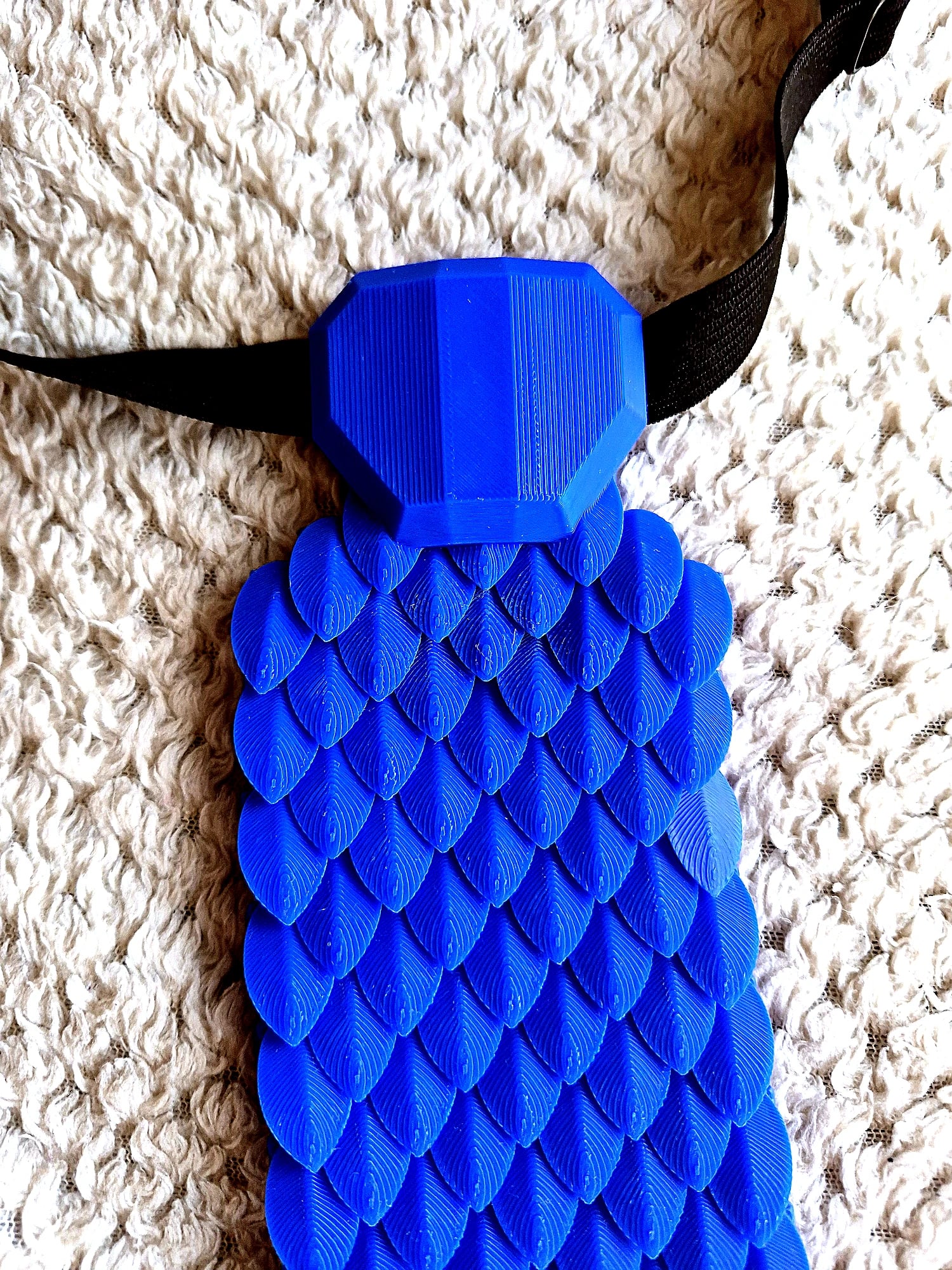 Flexi Krawat – krawat z łusek | Druk 3D - zdjęcie 4