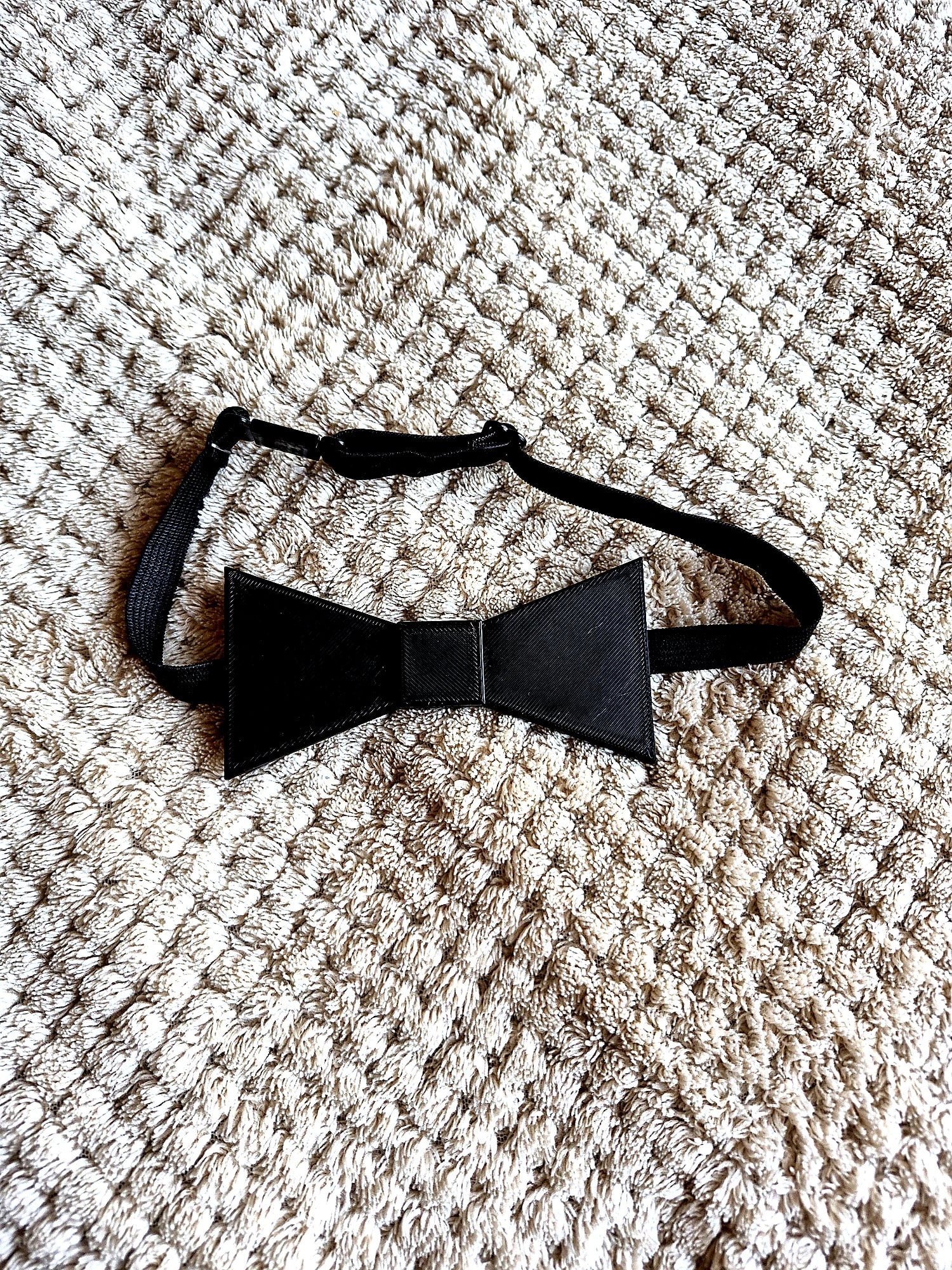 Mucha czarna na szyję – regulowana, druk 3D - zdjęcie 2