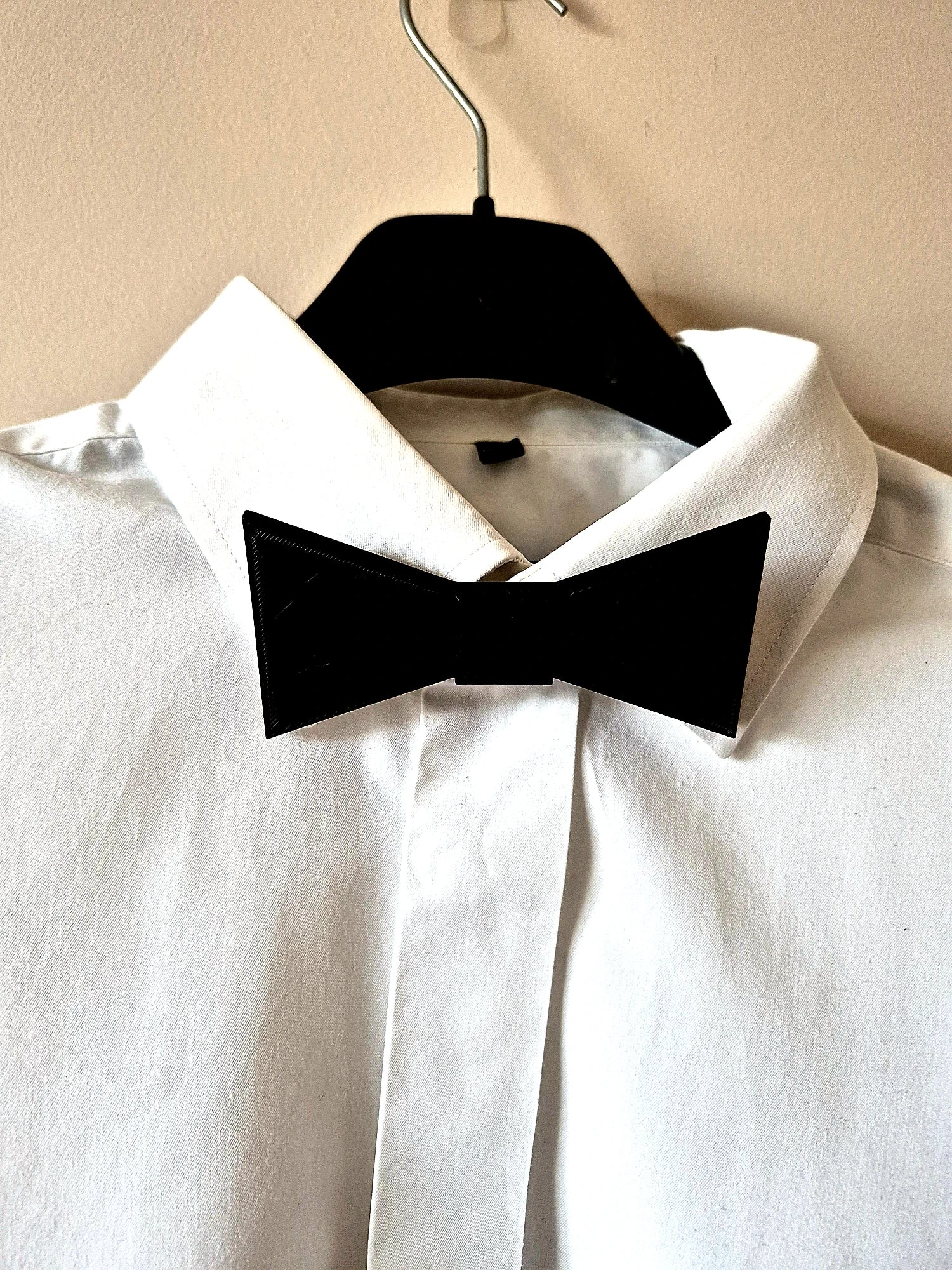 Mucha czarna na szyję – regulowana, druk 3D - zdjęcie 3