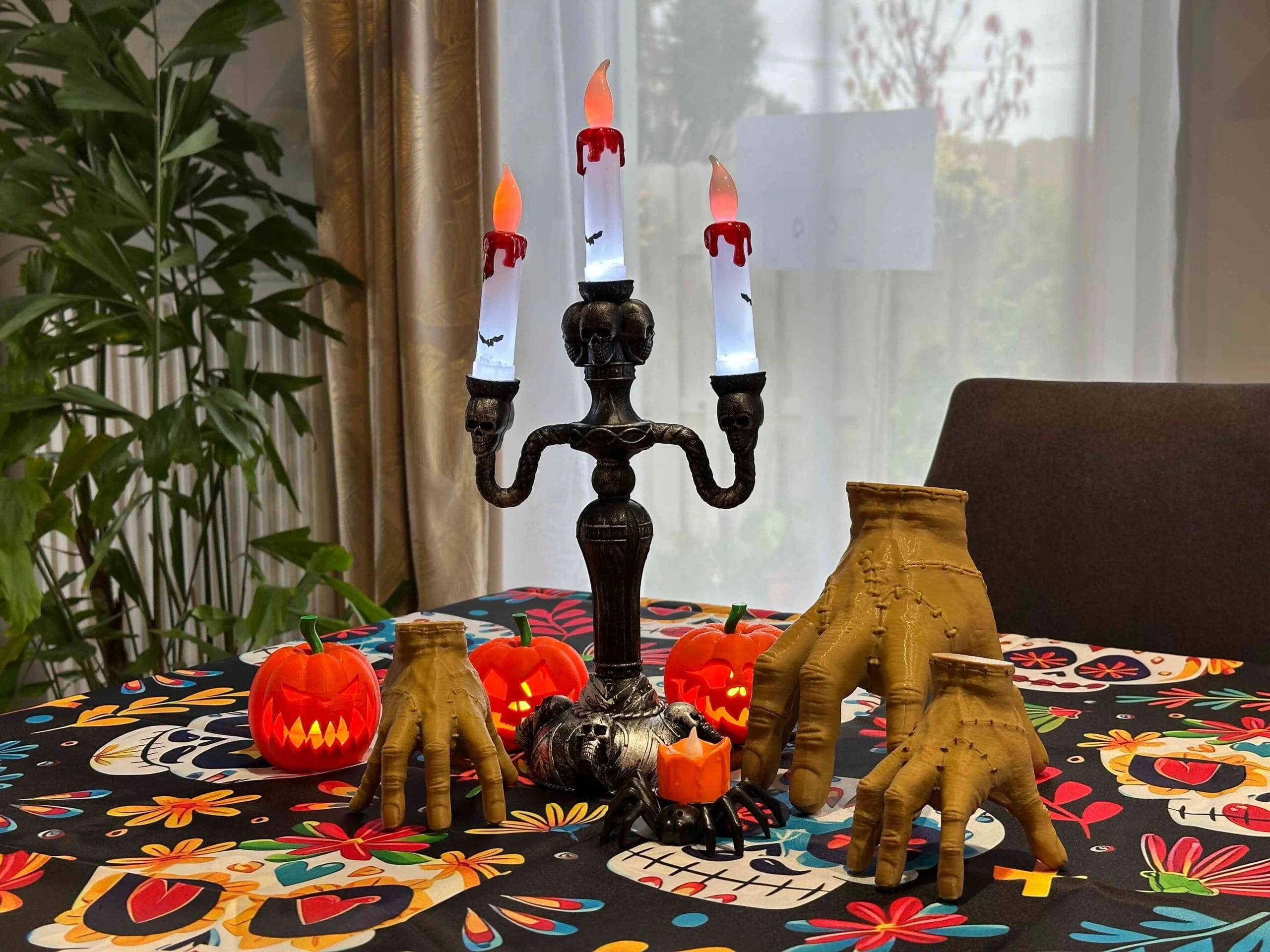 Figurka Rączka Wednesday - zdjęcie 3